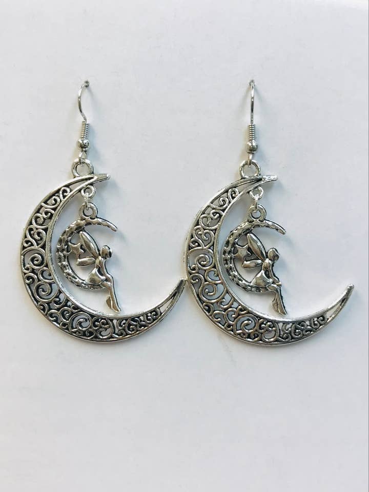 Pendientes con diseño de hada en la luna para venta al por mayor de SimpleNGreat