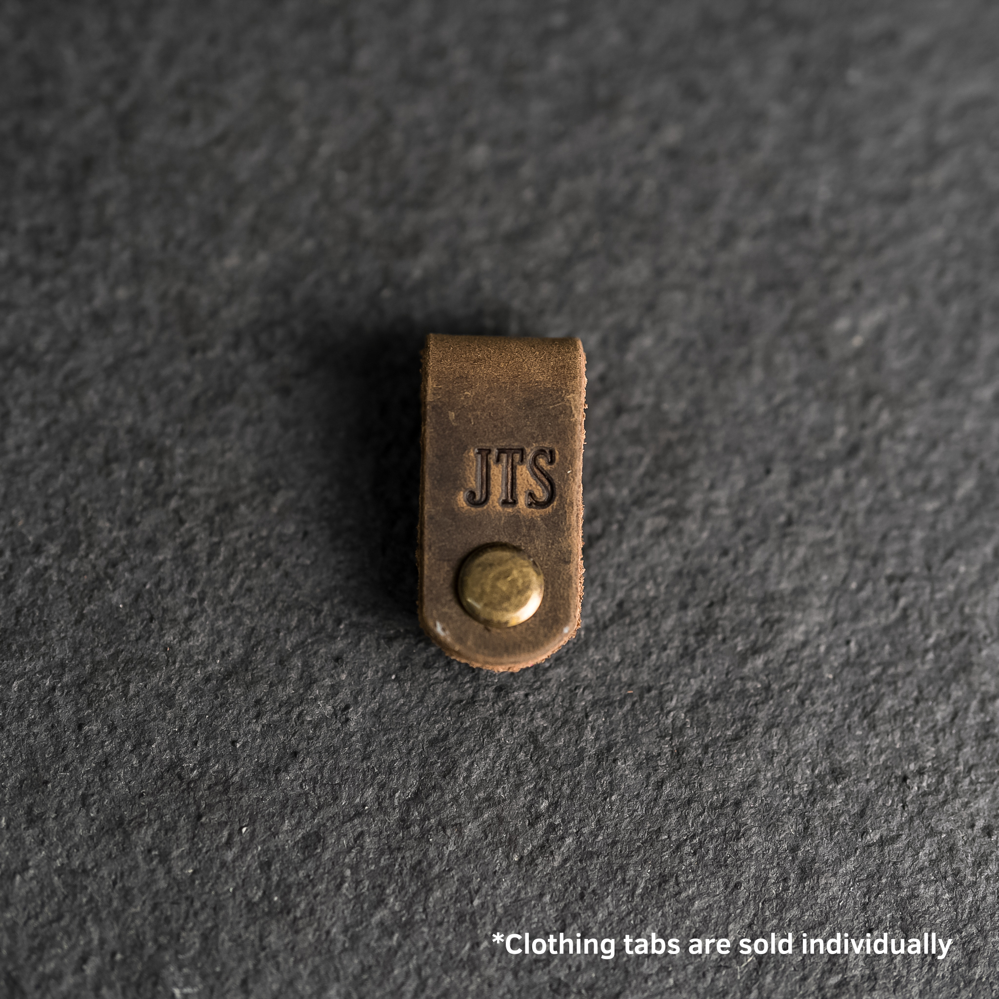 Ox & Pine - Vente Étiquette pour bagage - Onglets de vêtements en cuir personnalisés32