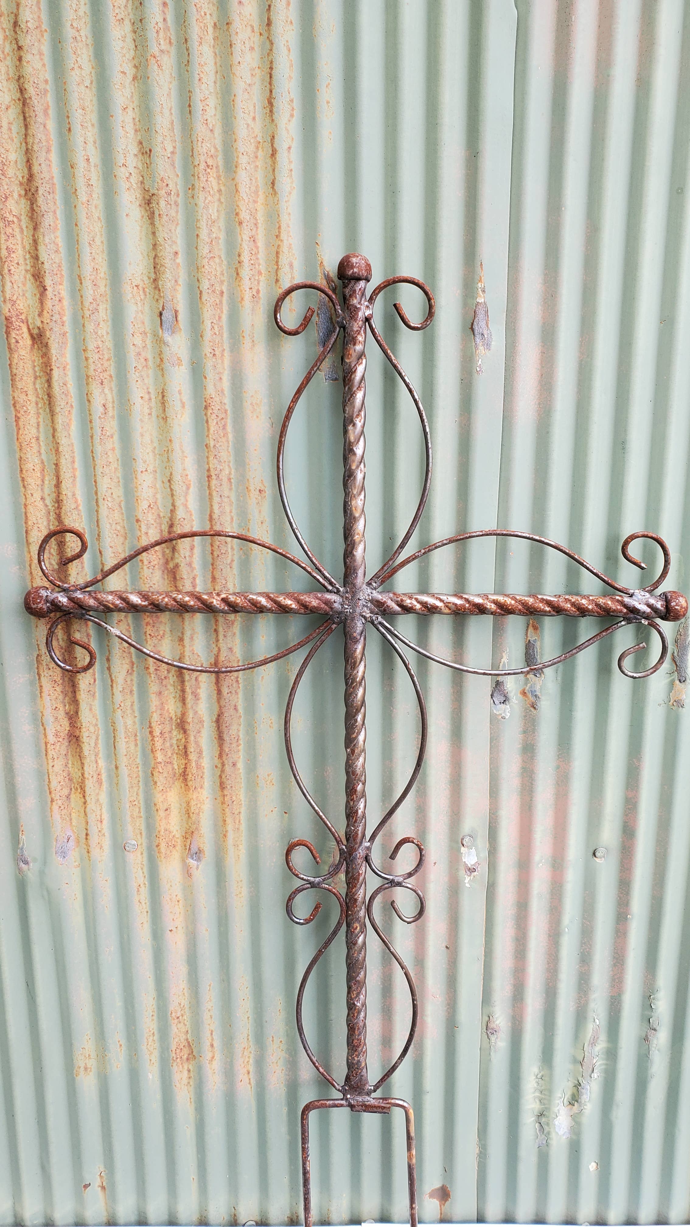 Garden Iron And More - Wholesale Garden/Lawn Stake - Metal Twisted Cross, Memorial Cross Grave Marker, Yard Stake3