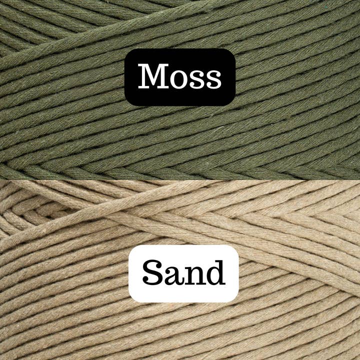 Macramé Mouse - Wholesale Hangende plantenbak - De Twist Plantenhanger (Twee Kleuren) - Middenhangende Plantenhanger6