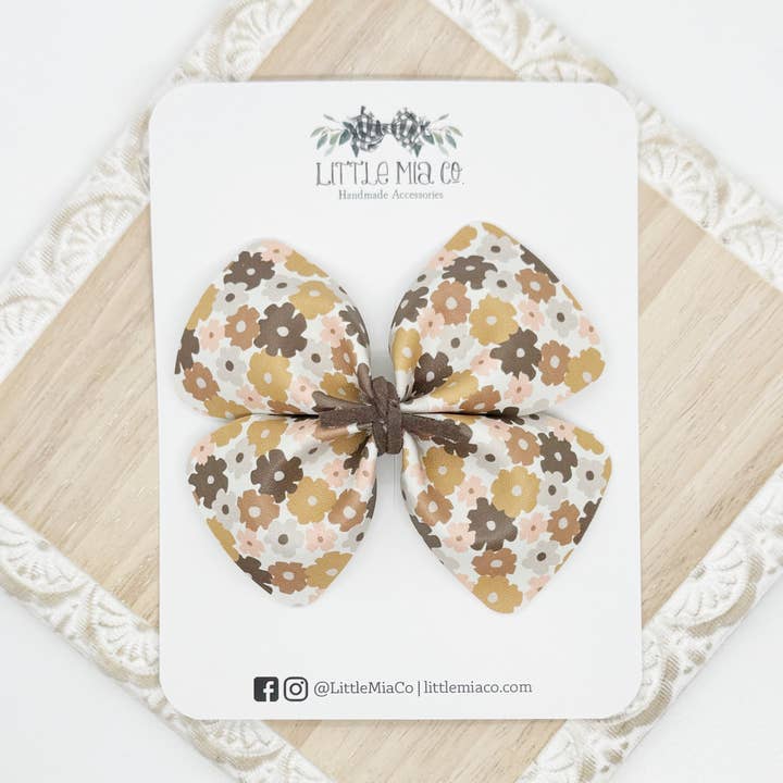 Clip Bella Floreale Retrò per la vendita all'ingrosso da parte di Little Mia Co.