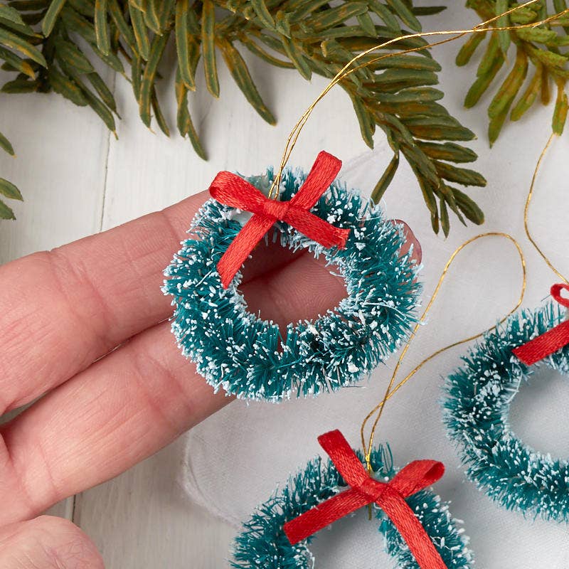 Factory Direct Craft - Wholesale Artificial Christmas Tree - 1-1/2" Miniature Green Sisal Wreaths (Pack of 3)1