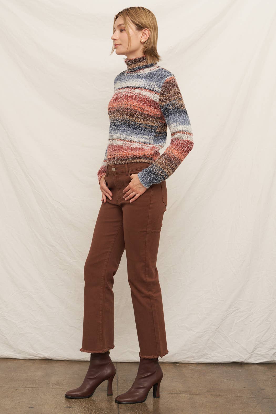 En Crème - Wholesale Jeans - Women's - Cropped Jeans with Frayed Hem 10