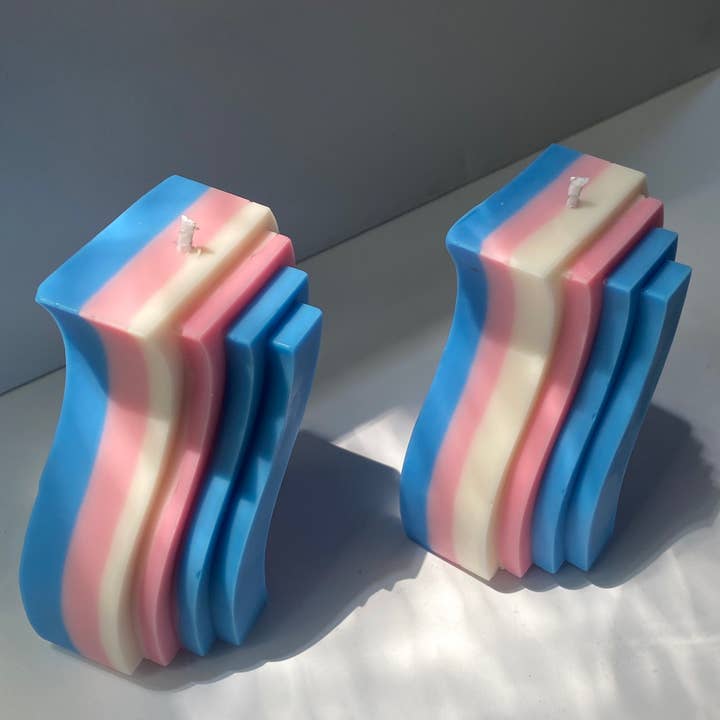 Liv Greene Candles – Großhandel Geschenkkerze – Transgender Pride skulpturale Welle