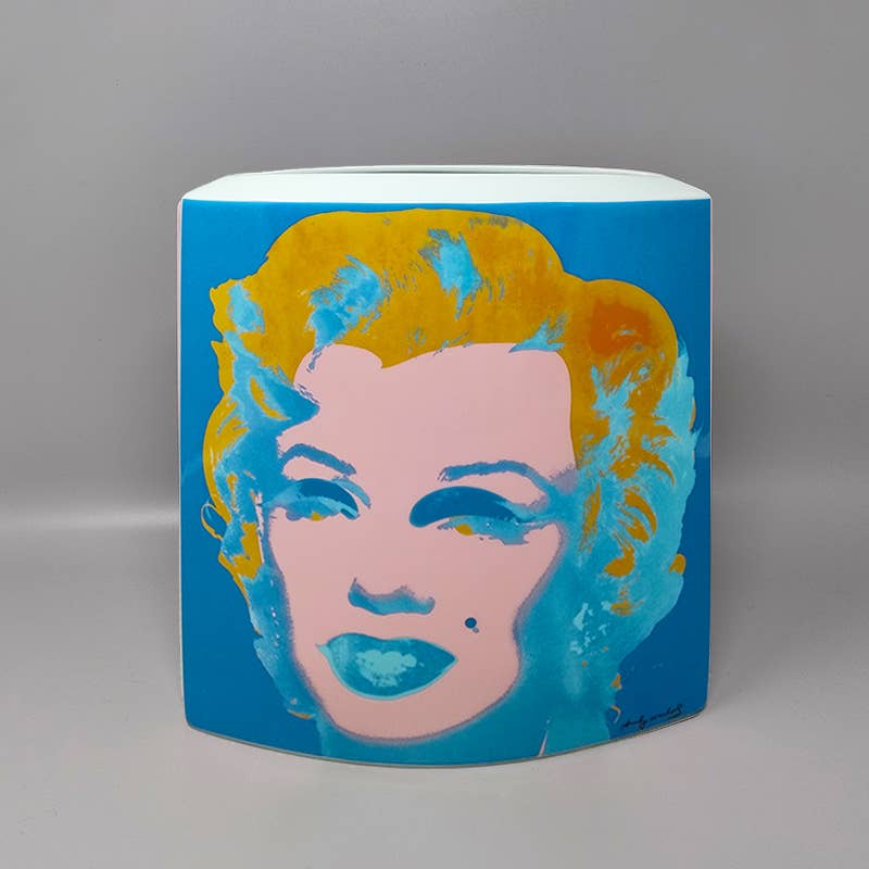 MadInteriorArt - Vendita all'ingrosso Vasi - Vaso Andy Warhol anni '90 per Rosenthal con sfondo rosa e blu, realizzato in Germania3