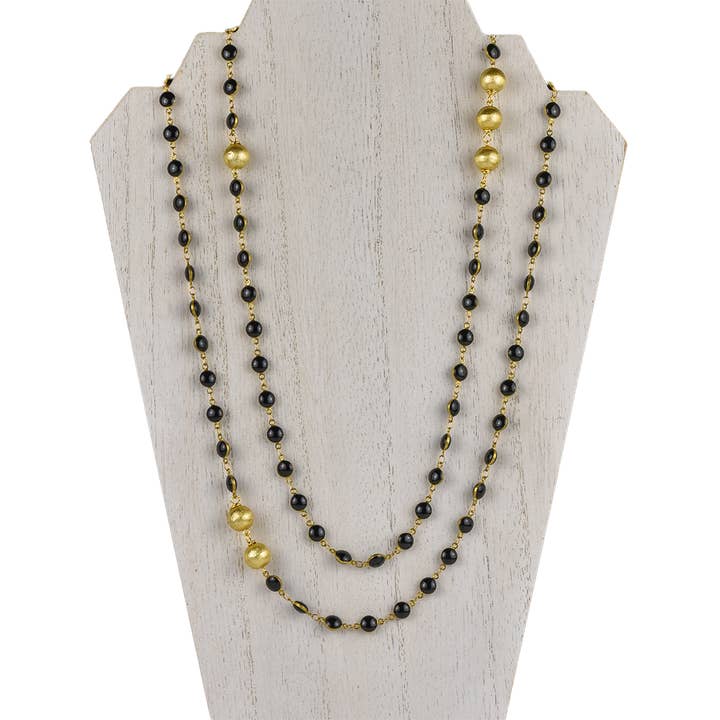 Collier long en émail noir de 48 po pour la vente par ali & bird jewelry