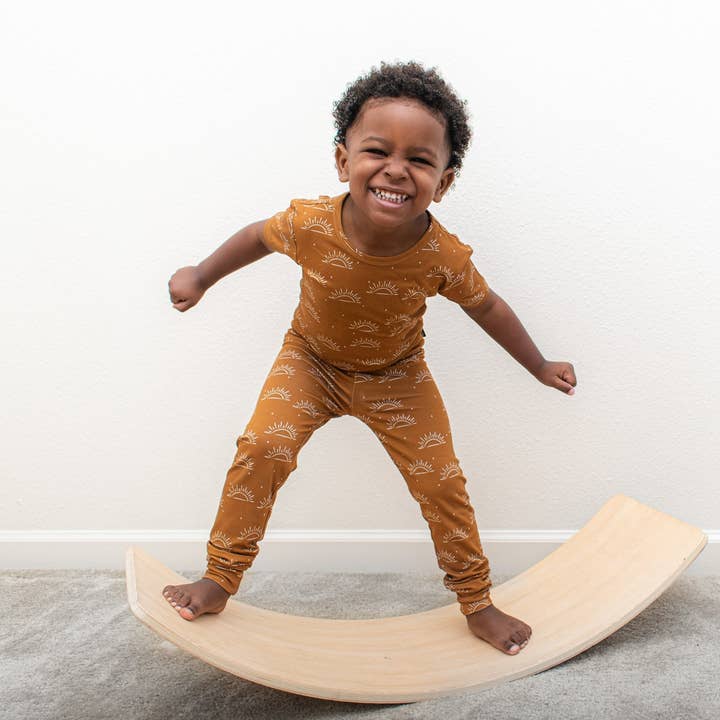 millie + roo LLC - Vente Haut et bas de pyjama – enfant - ENSEMBLES 2 PIÈCES À MANCHES COURTES EN BAMBOU - Sunny Days0