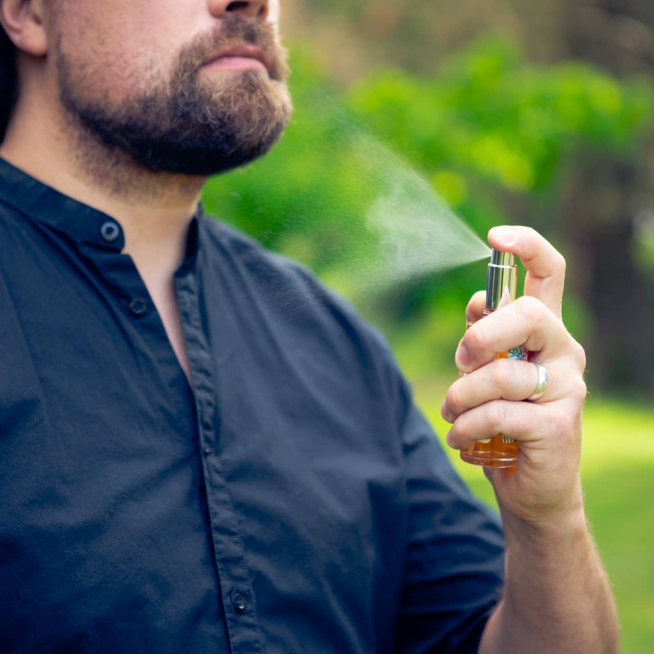 DEKODACC – Großhandel Parfüm/Eau de Toilette – 100 % natürliche Duftkomposition „Le Basalte“ – Holz & Zitrus1