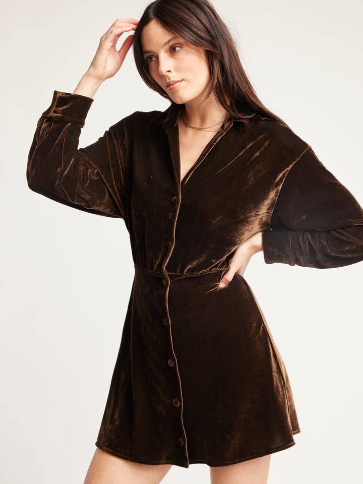 Luciana Kleid für den Großhandel von Self Contrast