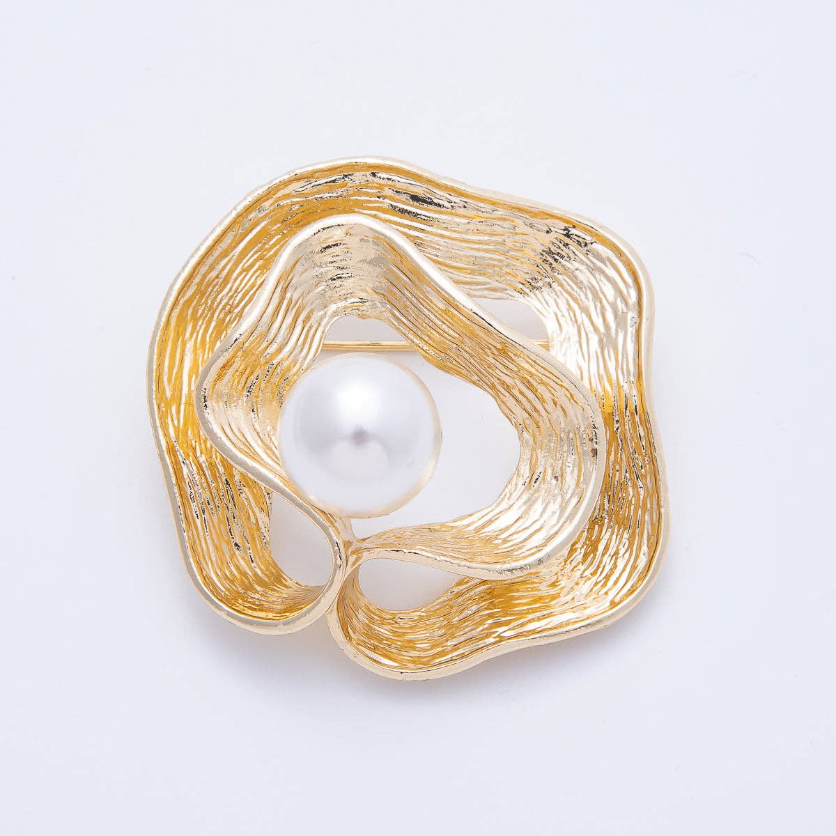 Aim Eternal - Wholesale Brooch - Gold 47mm x 43mm White Pearl Geometric Foil Pin Brooch | BH-0745