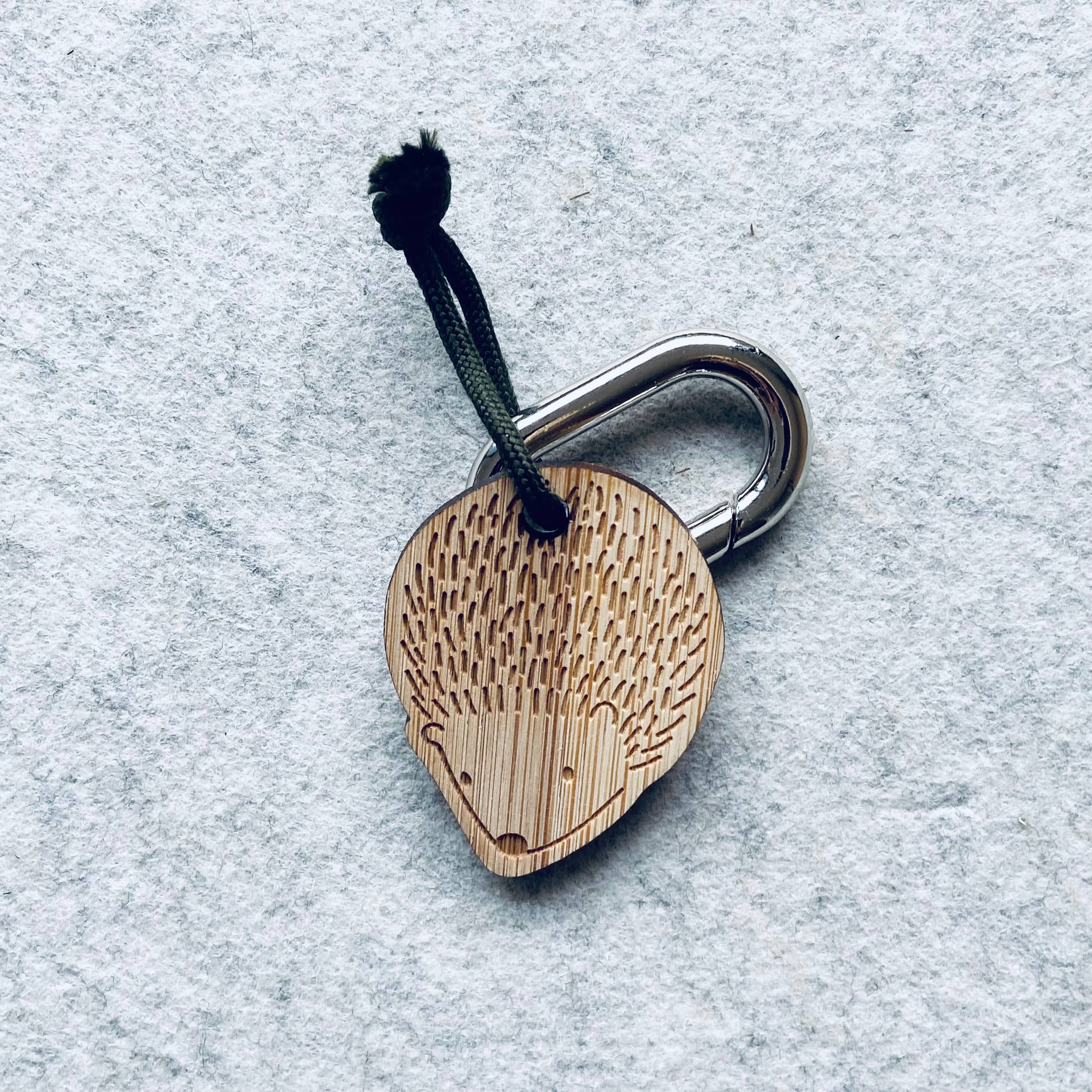 Les Petites Hirondelles - Wholesale Keychain - Unisex - Wooden keychain - Hedgehog1