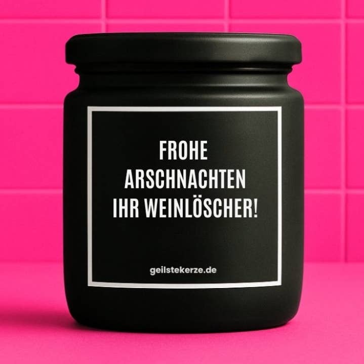 Vegan biologische kaars met spreuk – VROLIJKE KONTKERST JULLIE WIJNZUIPERS! voor wholesale door geilstekerze