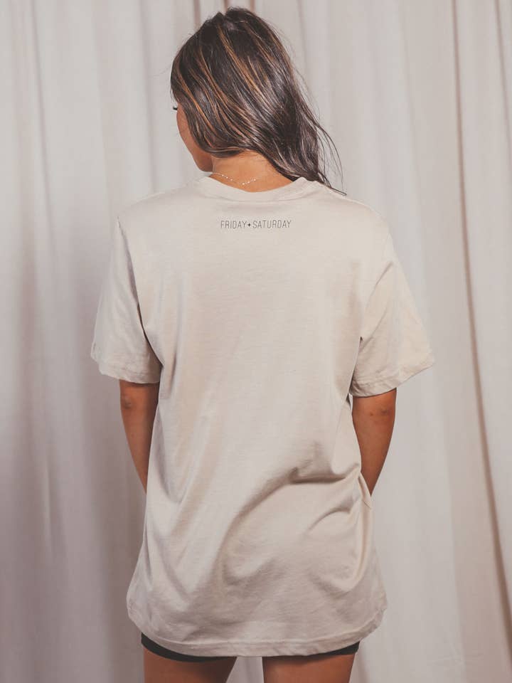 FRIDAY + SATURDAY – Großhandel T-Shirt mit Siebdruck – Damen – Is My Dog Invited? T-Shirt4