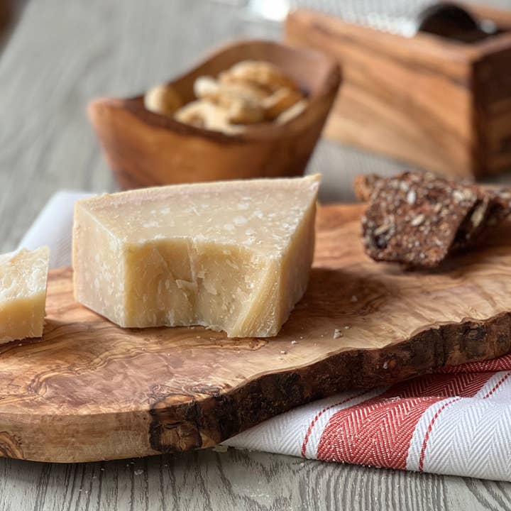 Verve Culture - Wholesale Cheese board - Italian Olivewood Charcuterie and Cheese Paddle Board3