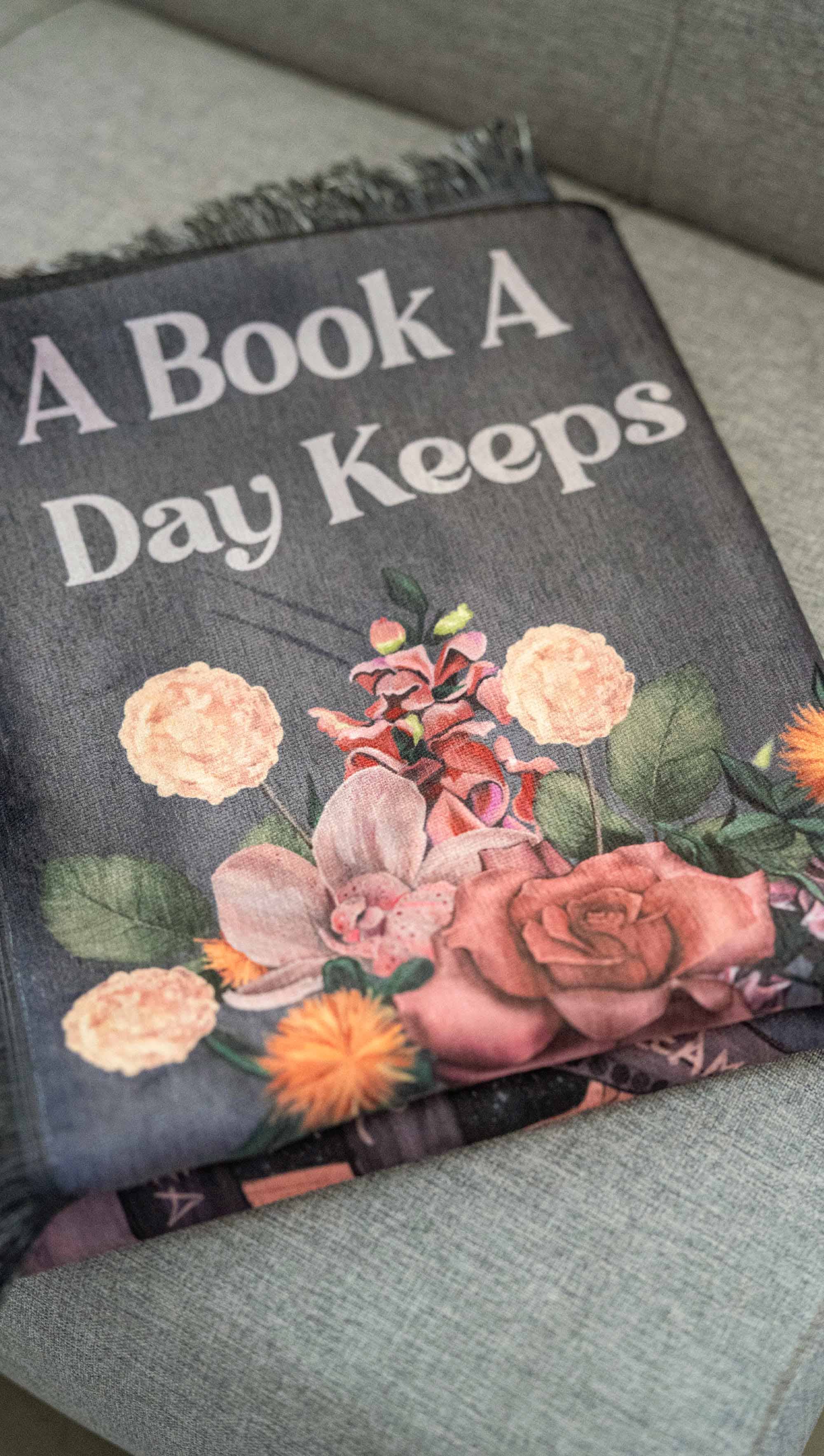 Eagle Rock Werkshop® - Wholesale Tapestry/Textile - Bookshelf - Chenille Tapestry with Tassels6