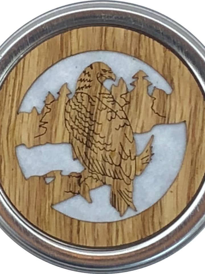 Boîte à rêves en bois d'aigle perché et métal pour la vente par Woodcutts Inc.
