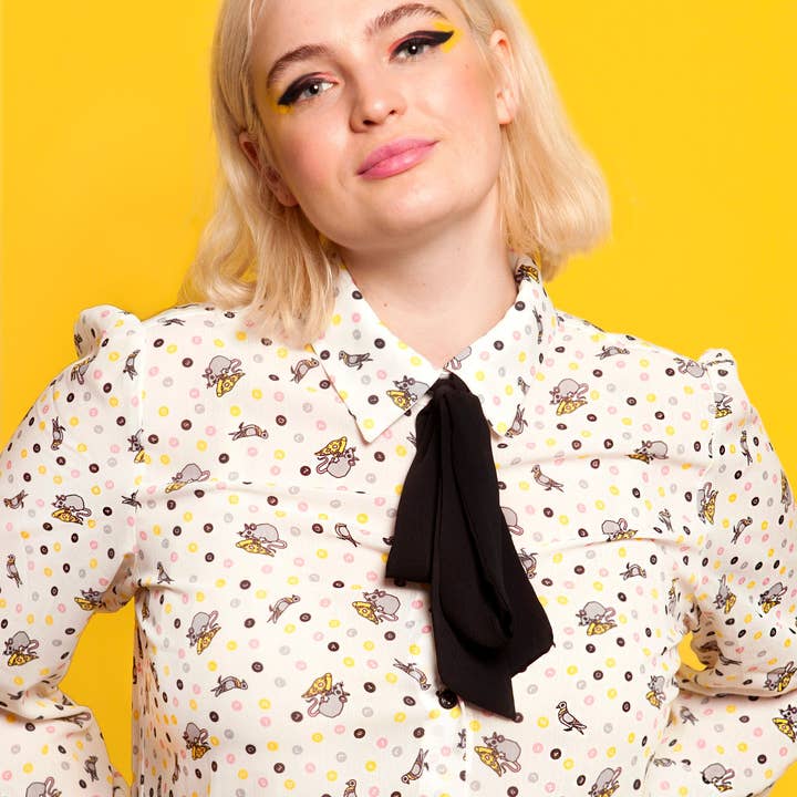 Blouse à nœud imprimé New York pour la vente par Dash of Pep