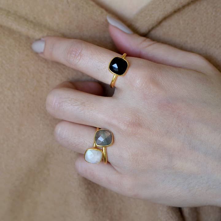 FELIX Z DESIGNS - Wholesale Single Stone/Solitaire Ring - Cushion-shaped Gemstone Ring (8mm)7