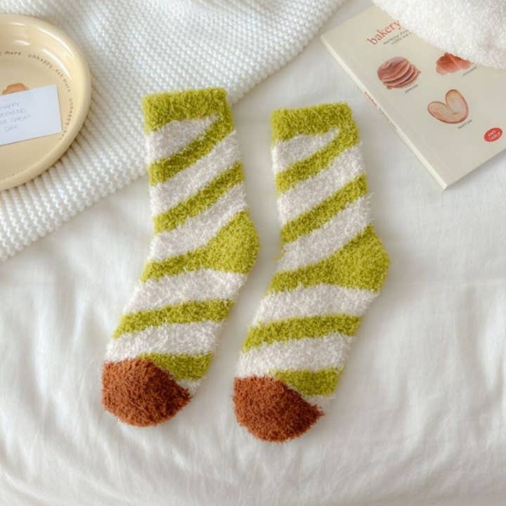 Funkyrel® Atzbranding Limited - Wholesale Socks - Women's - Rufia - Ice Cream Color Coral Fleece Warm Socks2