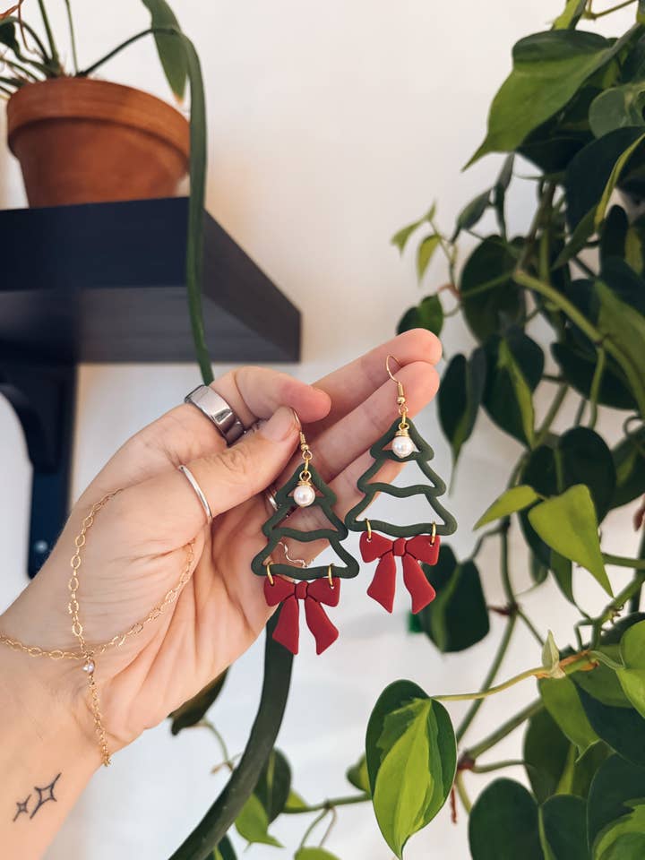 Christmas Tree Bow for wholesale by The Butterfly Effect