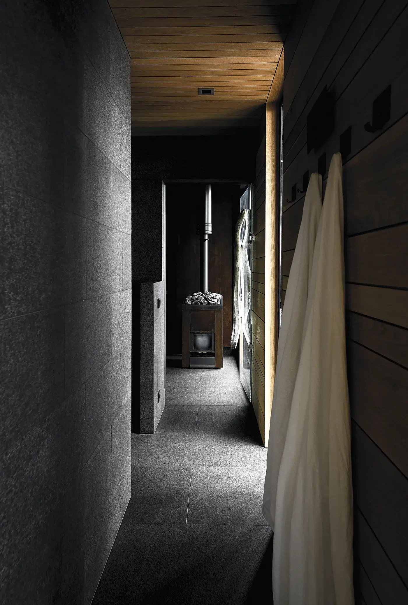 Cozy Publishing - Wholesale Home & Garden Book - Happy Homes - Hideaways6