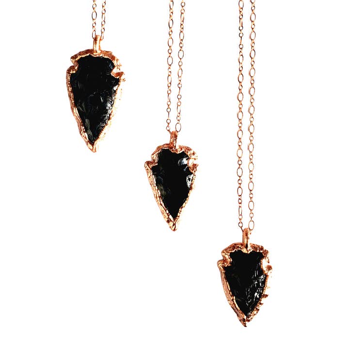 MergingMetals – Großhandel Kette mit Anhänger/Charm – Knappte Obsidian-Pfeilspitzen-Halskette