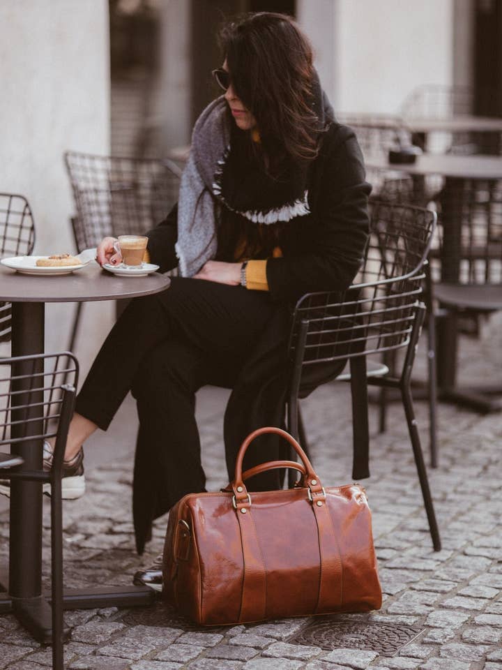 Italiensk läderduffelväska: Handgjord brun läderweekendväska för wholesale av Aigin Milano