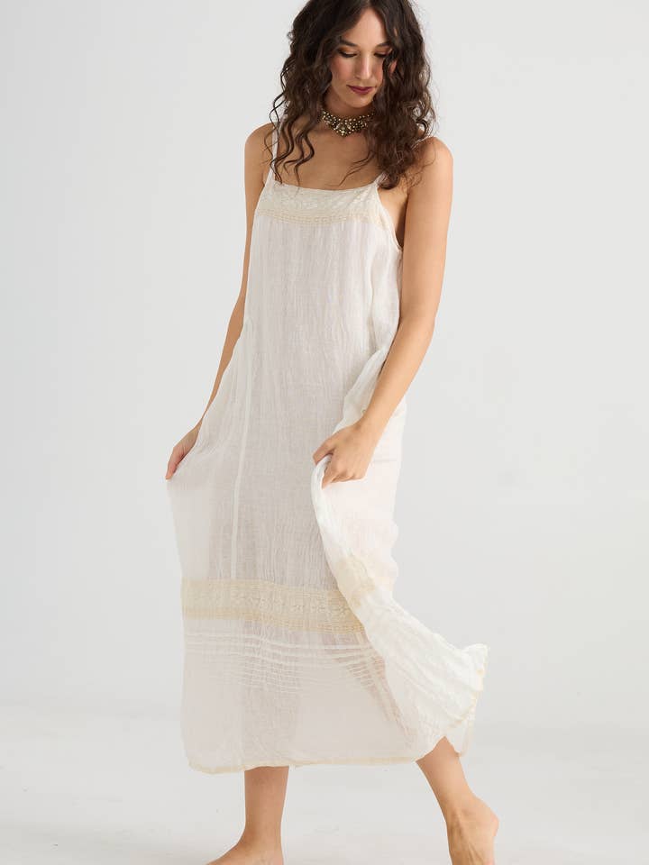 FEMMES - Robe longue en gaze de lin Isadore. CrĂšme pour la vente par Miss Rose Sister Violet