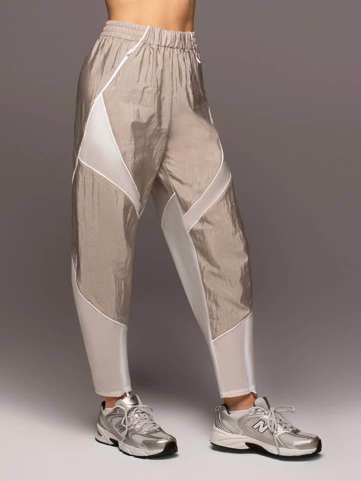 Pantalon de sport Enigma pour la vente par MICHI