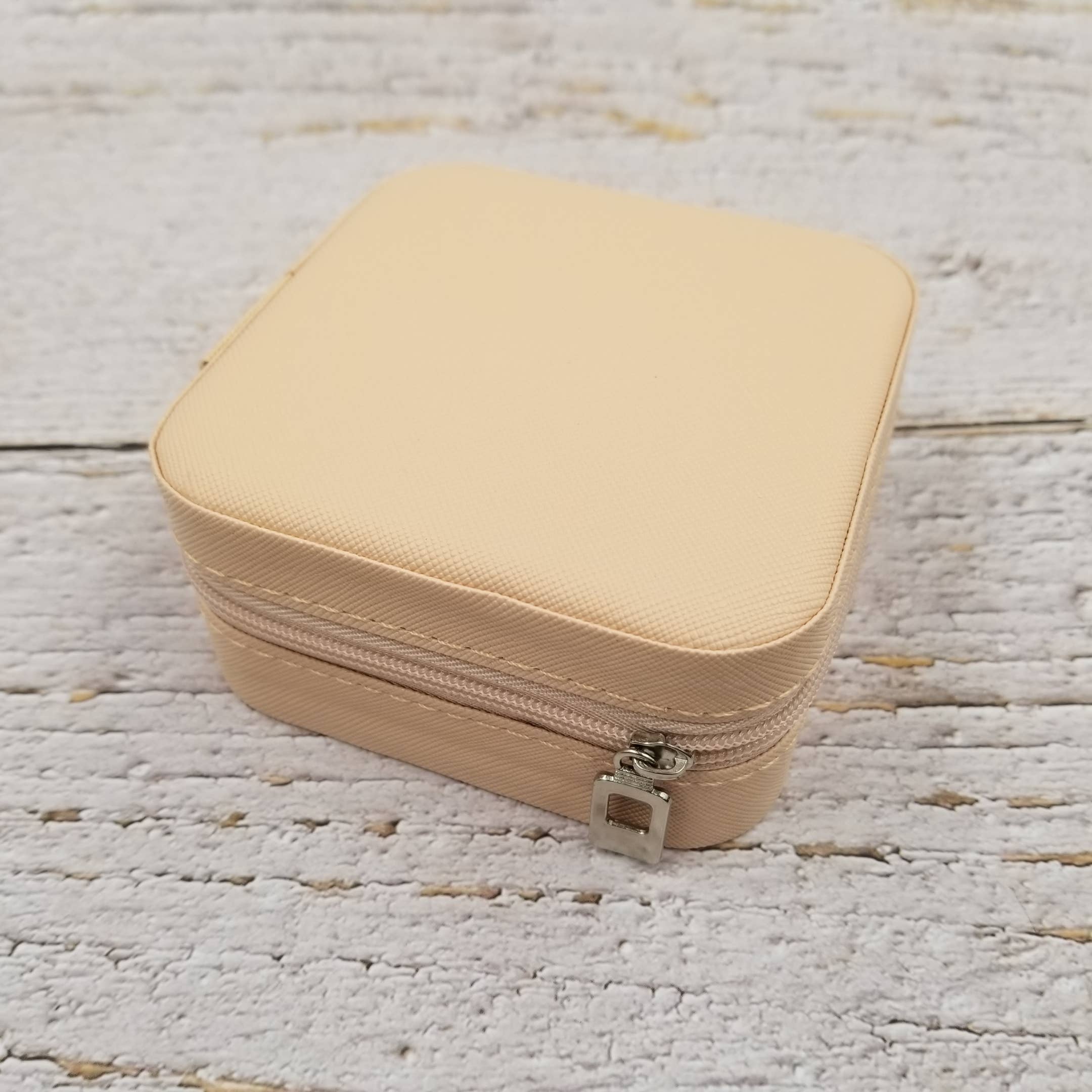 Treasure Wholesale – wholesale Jewellery box/organiser – Leather Jewelry Box With Mirrorr Organizer Box0