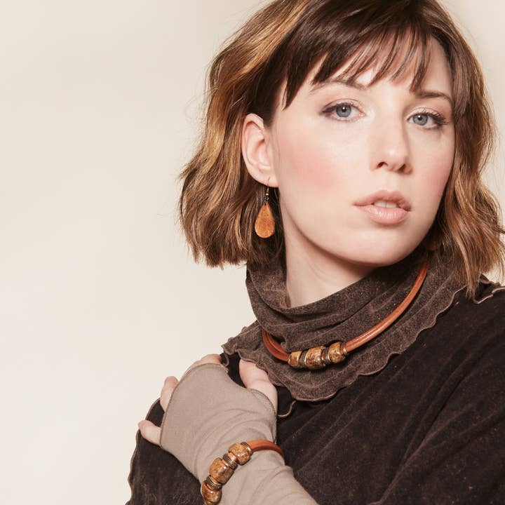 Diana Kauffman Designs - Wholesale Beaded Bracelet - River Rock Leather Bracelet1