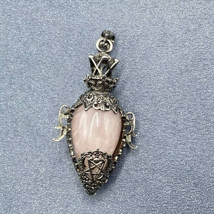 Mio Queena - Wholesale Spiritual Stone/Crystal - Natural Stone Bottle Shape Vintage Charm Pendant - CS8