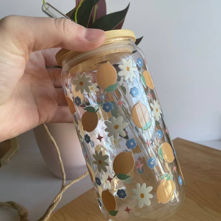 DesignedbyKendal - Wholesale Drinking Glass/Cup - Flowers and Lemons Glass Cup with Bamboo Lid and Glass Straw4