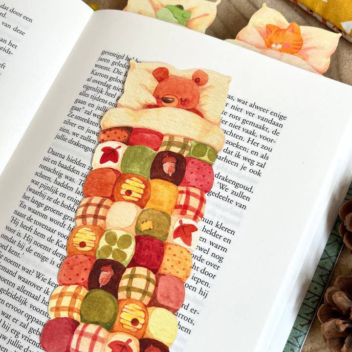 Aiko Graven - Wholesale Bookmark - Sleepy bear | Die cut Bookmark2