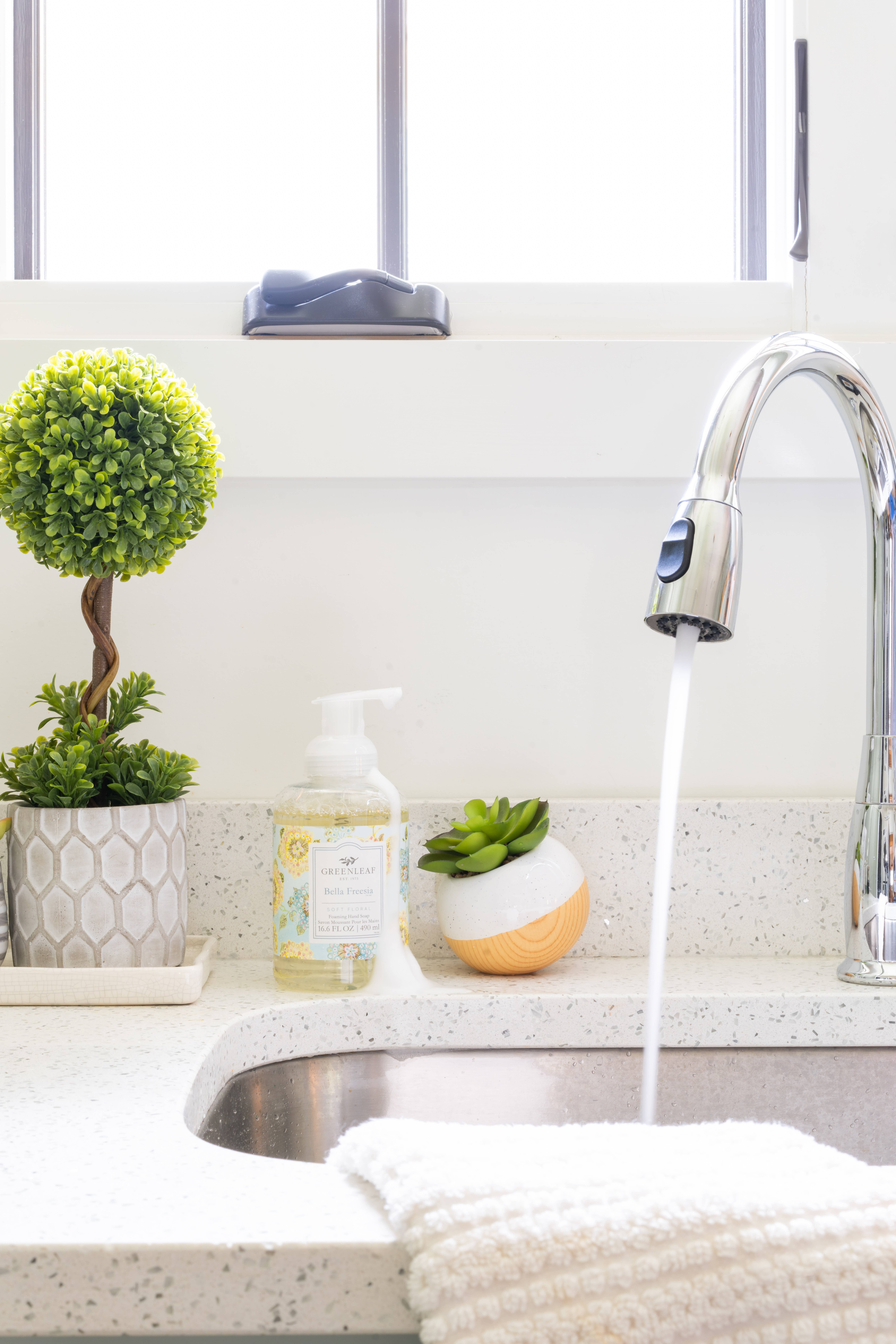 Greenleaf Gifts - Wholesale Hand Soap/Wash - Bella Freesia Foaming Soap 4 Pack3