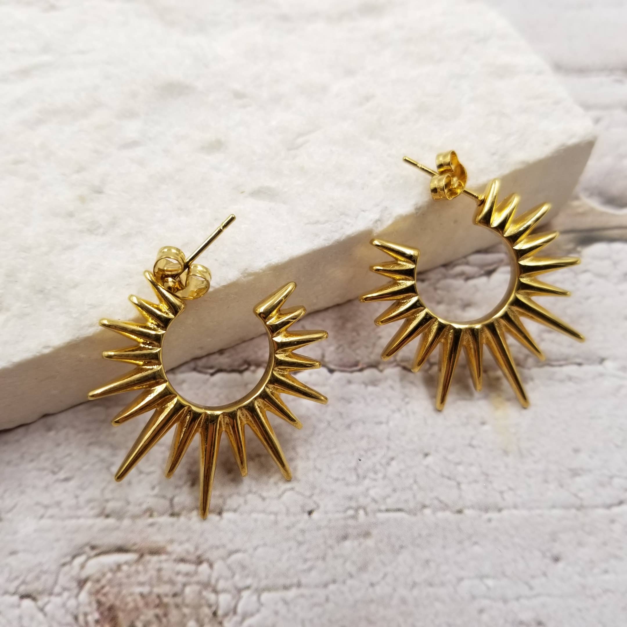 Treasure Wholesale - Wholesale Dangle Earrings - Gold Sunburst Studs1