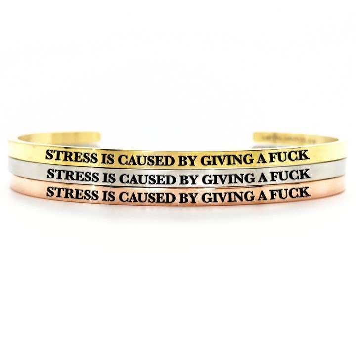 Le stress est causé par le fait de donner un bracelet pour la vente par Babe co. (formerly Metal Marvels)