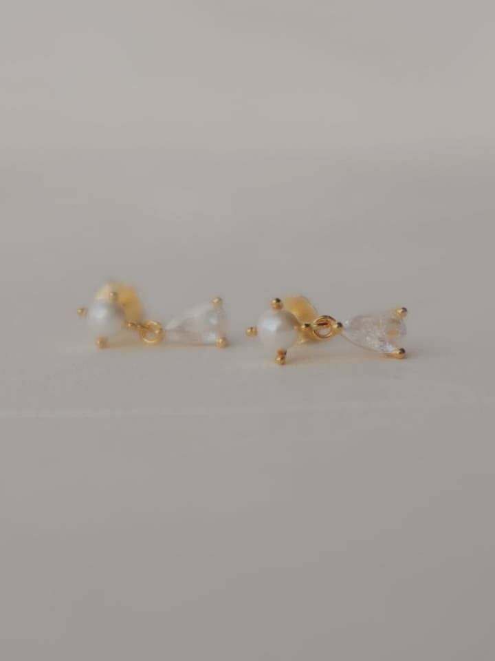 Pärl- och pärlstavsörhängen för wholesale av Olive Branch Jewelry & Co.