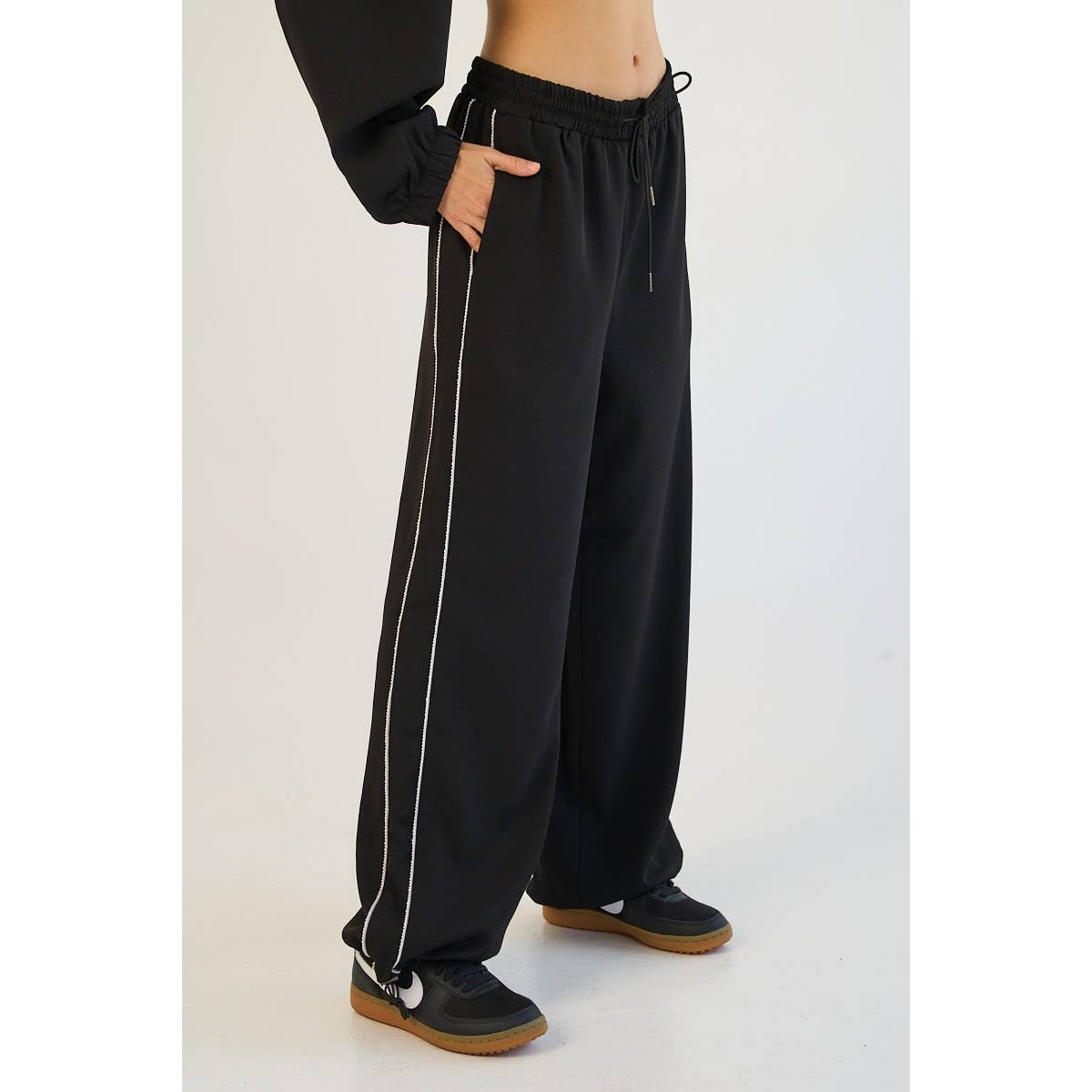 The GREii – wholesale Top & pants set (NOT Loungewear) – Women's – Metalic Piping Detail Top and Drawstring Pant Set 6