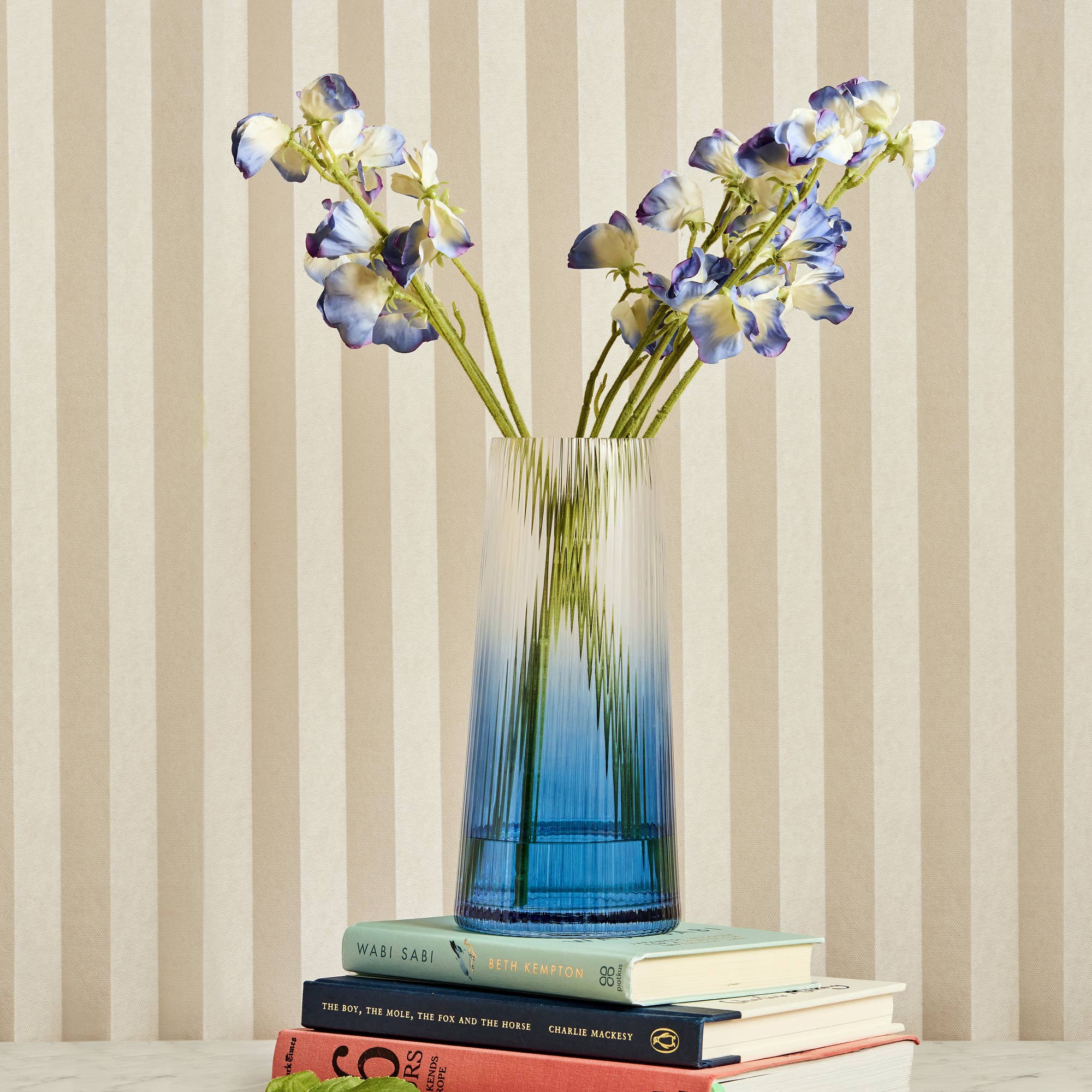 The DRH Collection BV - Wholesale Vase - Empire Blue Glass Vase - Flower Vase7