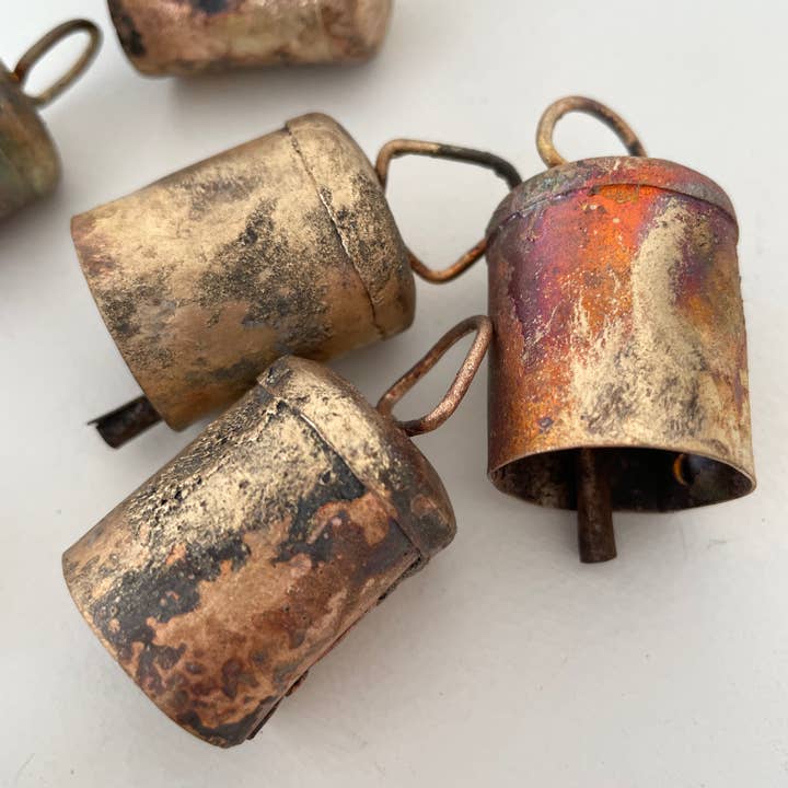 fort & field - Wholesale Bell - 1 3/4" rustic flat top tin brass finish bell metal striker