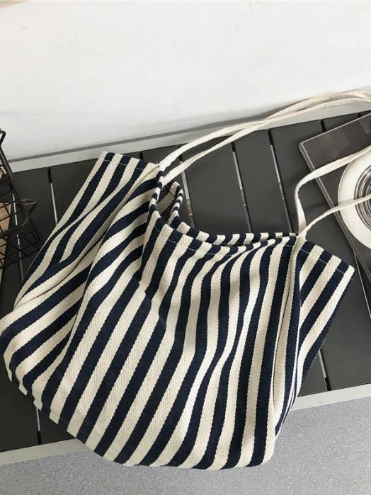 Gestreifte Canvas-Tragetasche| Einfache Schultertasche| Lässige Handtasche für den Großhandel von Whisper Mint