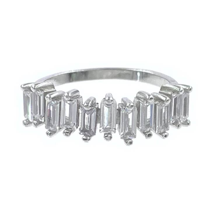 Anello Half Eternity a forma di baguette in argento Sterling 925 con zirconia cubica per la vendita all'ingrosso da parte di Nisso & Co. NYC Jewelry Wholesale