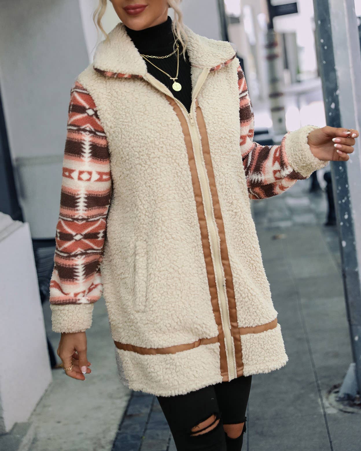 HIDDENBRAND - Wholesale Fur/Faux Fur Coat - Women's - Aztec patchwork sherpa zip coat15