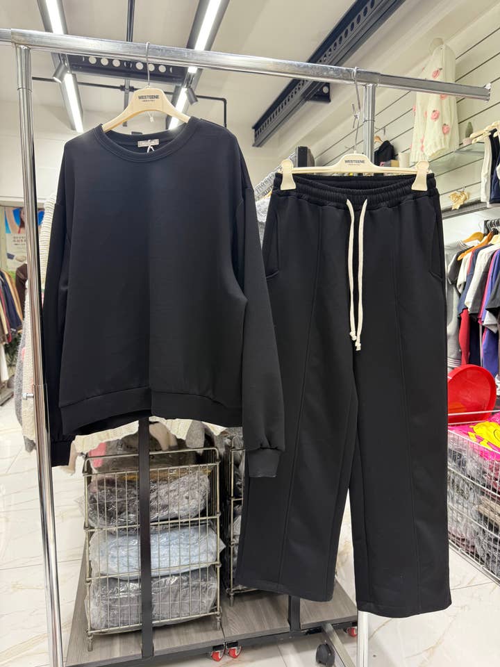 Chilli Girl Collection - Wholesale Activewear Set - Women's - Oversize fleeced sweatshirt and balloon sweatpants set