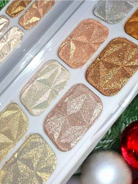 Mistleglow highlighter palette for wholesale by Beauty moon cosmetics
