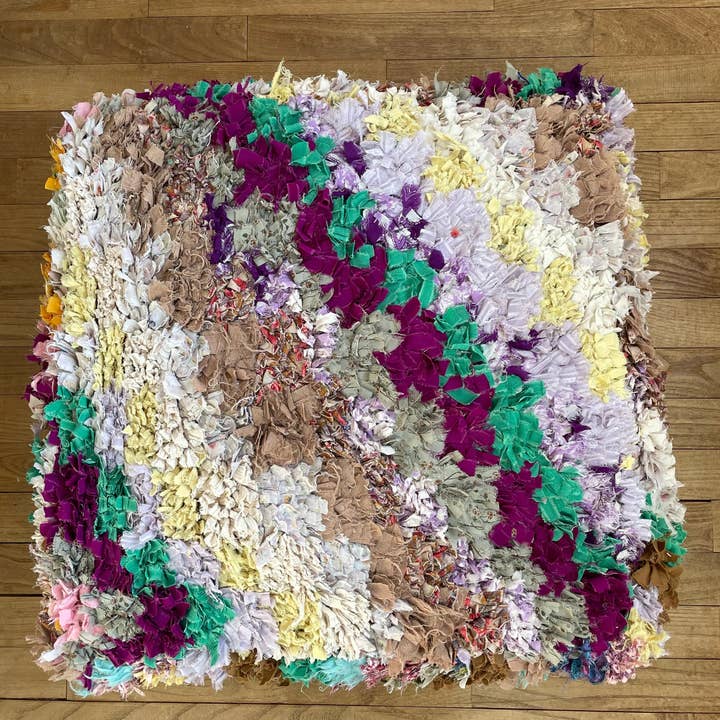 Néda - Wholesale Pouf - Berber Pouf Lilac Purple Boucherouite5