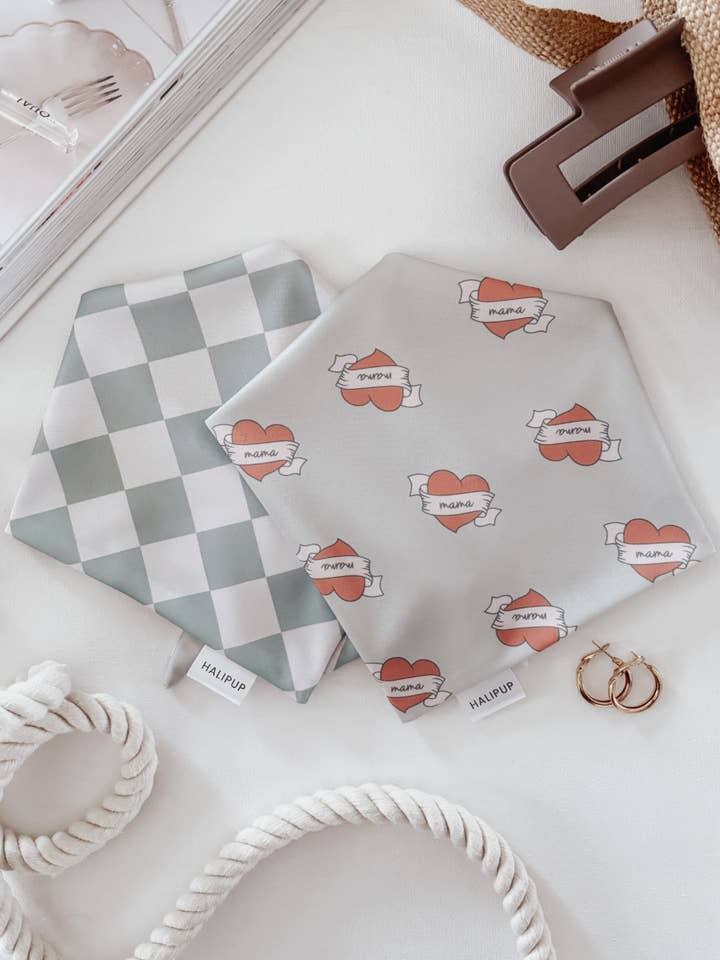 Mamas babe reversible dog bandana for wholesale by Halipup