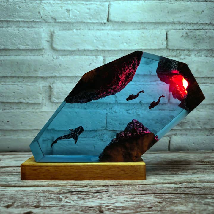 Merchemy - Wholesale Night Light - Whale Shark Scuba Divers Epoxy Resin Night Light Ocean Diver4