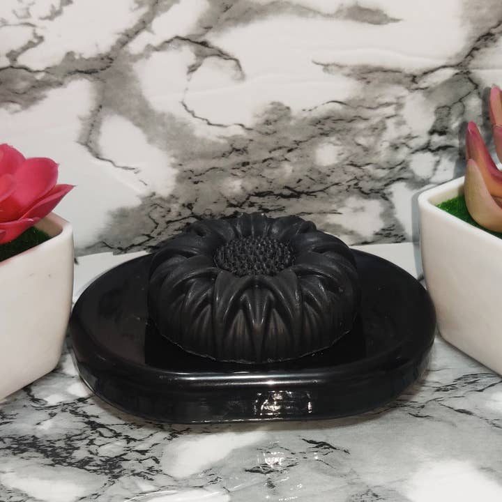 Jett Skencare – Großhandel Feste Seife – Kokosnuss-Aktivkohle-Seife3